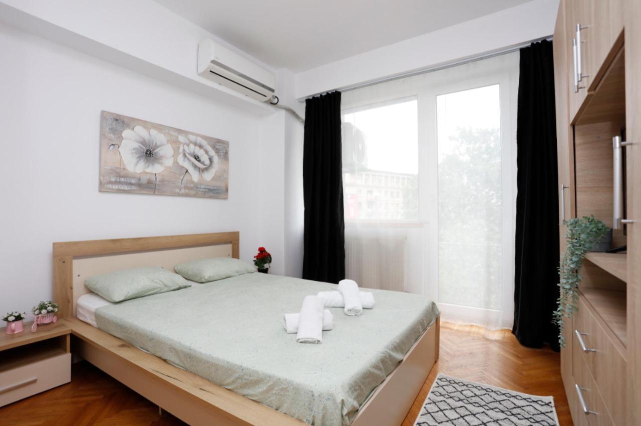 Rico'S 3 Bedroom City Center Apartment Bucharest Exterior photo